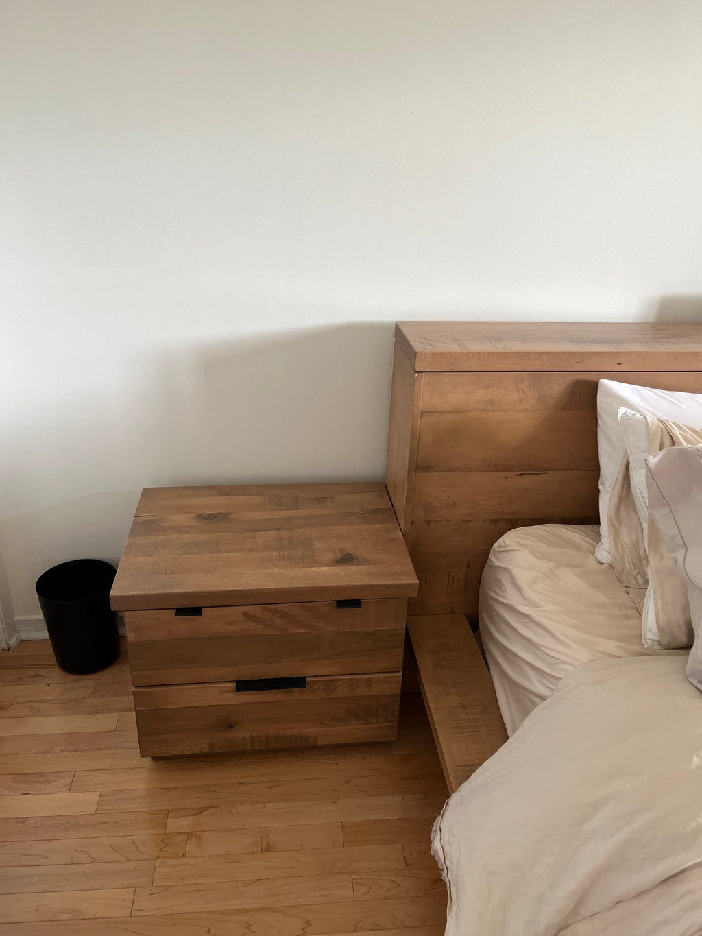 Table de chevet St-Anicet