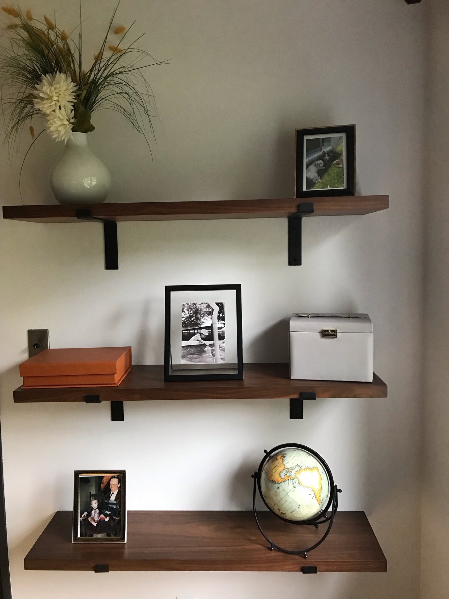 Tablette en placage de bois