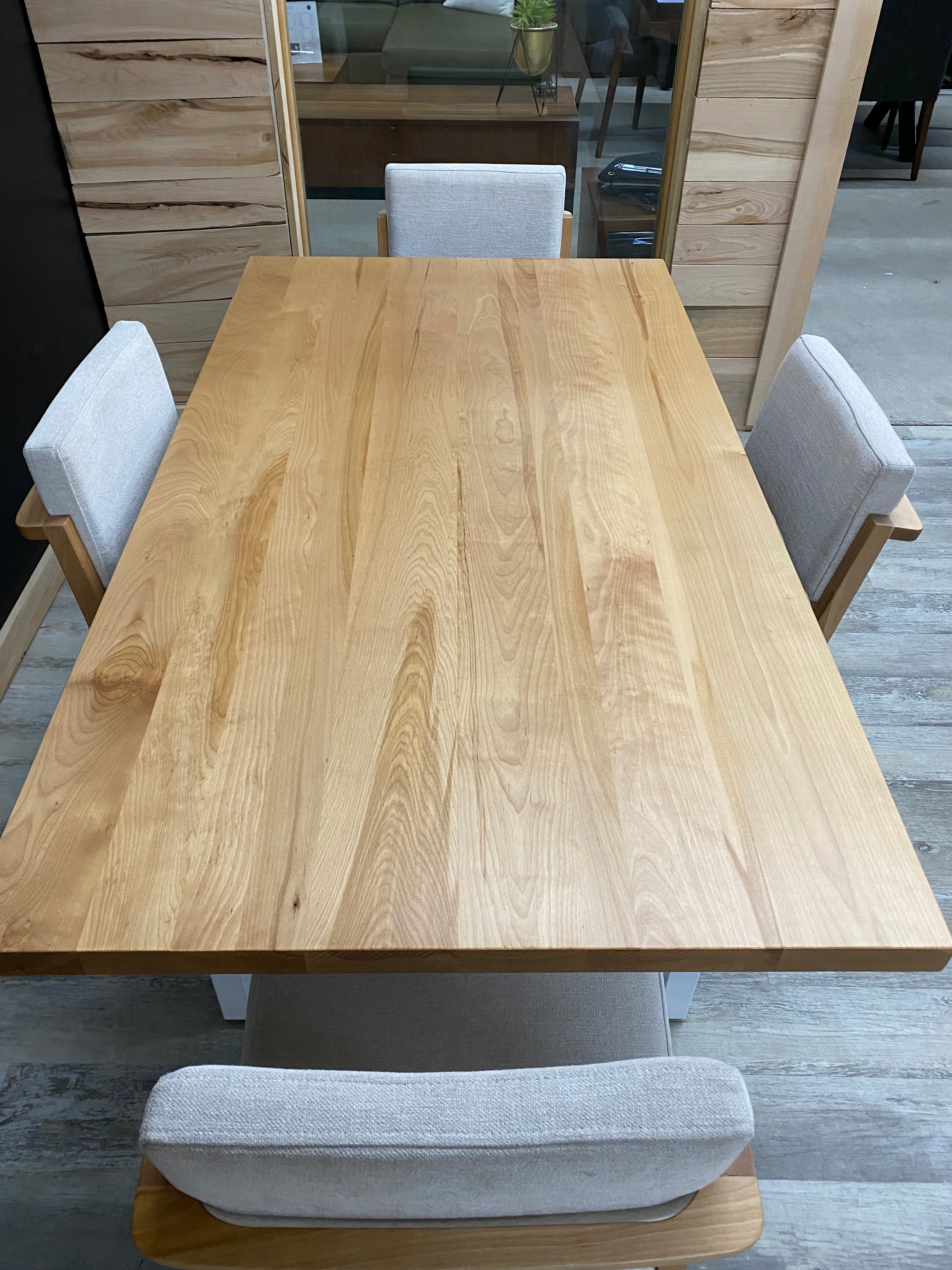 Table 36 x 66" + 4 chaises