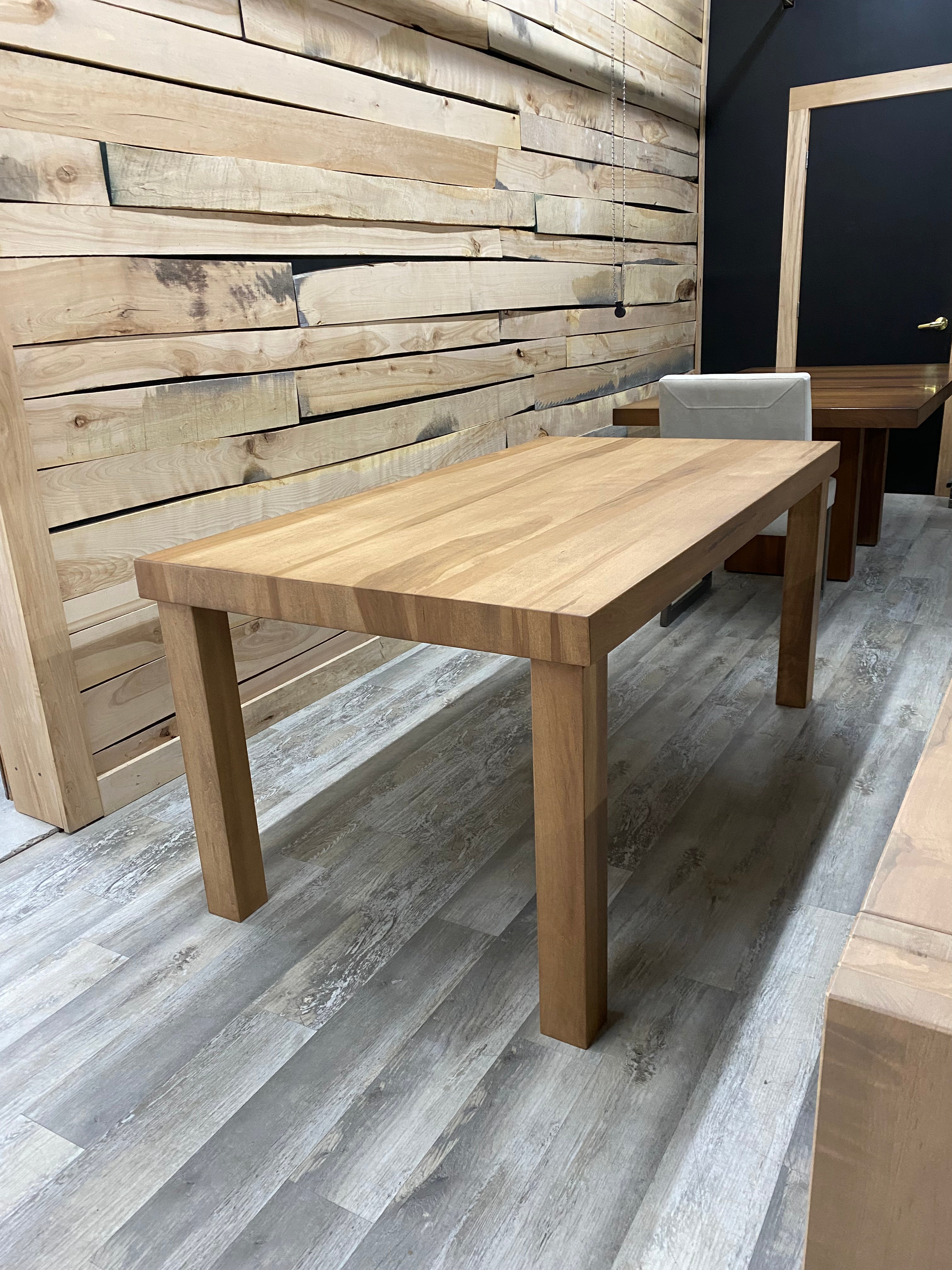 Table Yamaska 36 x 66"