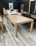 Table St-Sauveur 44 x 84"