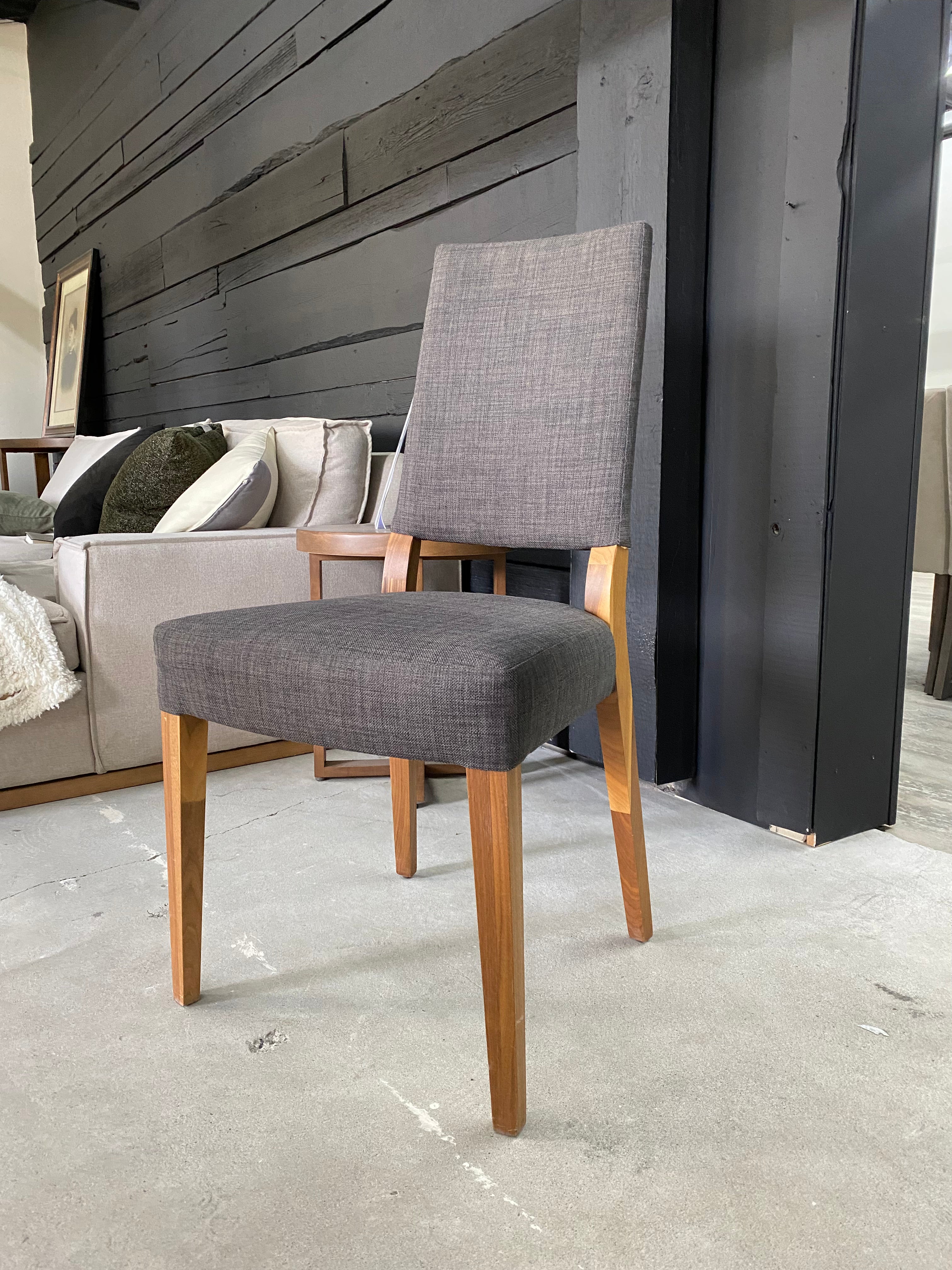 Chaise Léa en noyer
