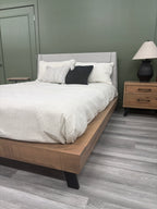 Lit Magog à tête rembourée