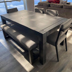 Banc de salle à manger Jules en érable massif dans les tons de gris avec coussin en tissu gris 