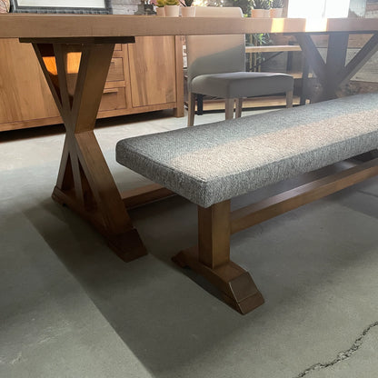 Banc en érable massif avec coussin rembourré en tissu gris style farmhouse