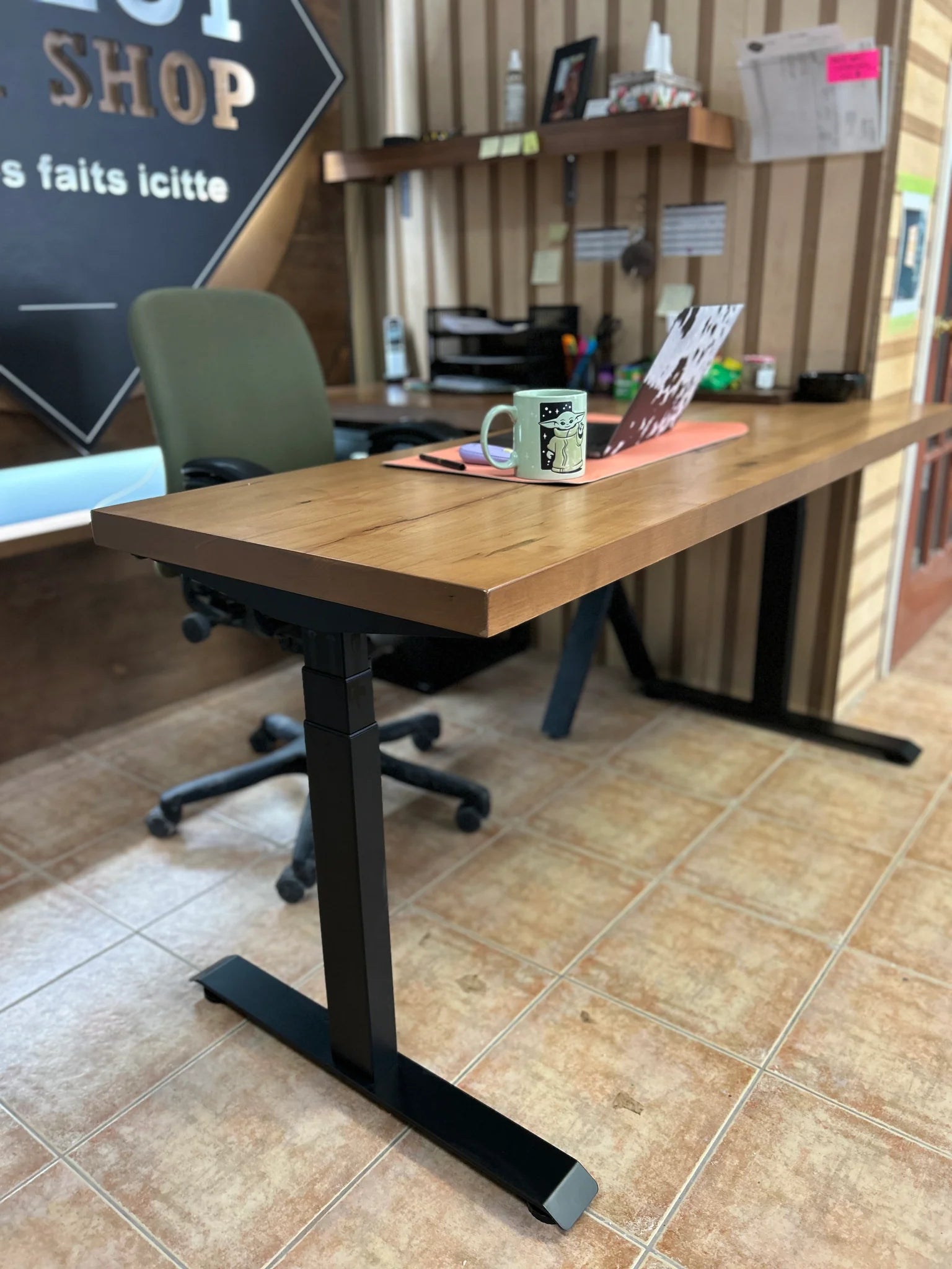 Bureau de travail ajustable Asbestos