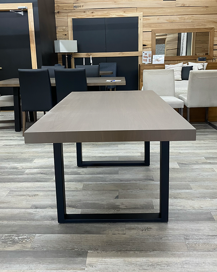 Table Gaspé 36 x 66"