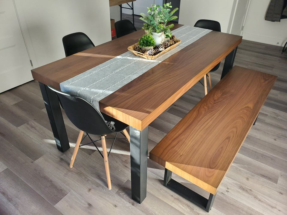 Ensemble table et banc en placage de noyer naturel