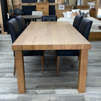 Table Yamaska en érable massif 40.5 x 84" (en stock)