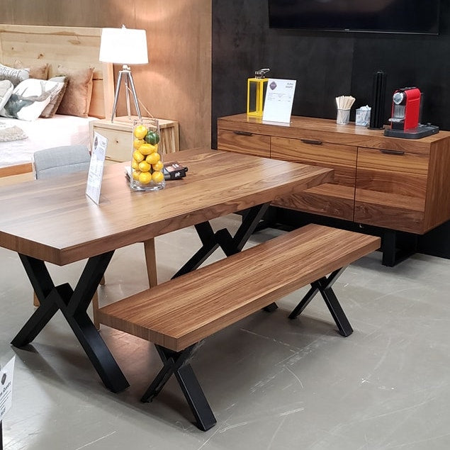 Ensemble de salle à manger avec buffet en placage de noyer avec pattes en acier noir